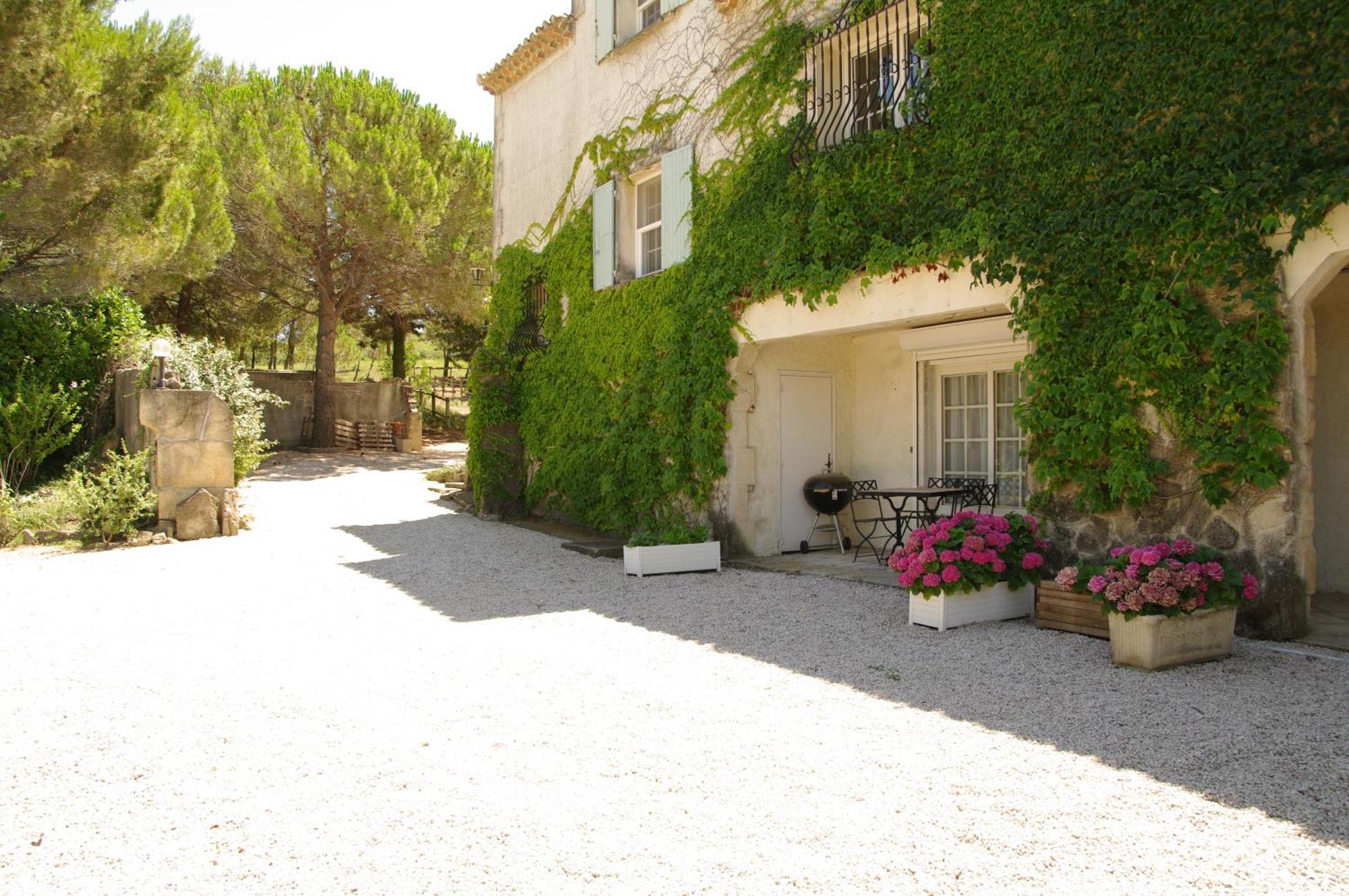 Residence Le Saint Victor Fontvieille Eksteriør billede
